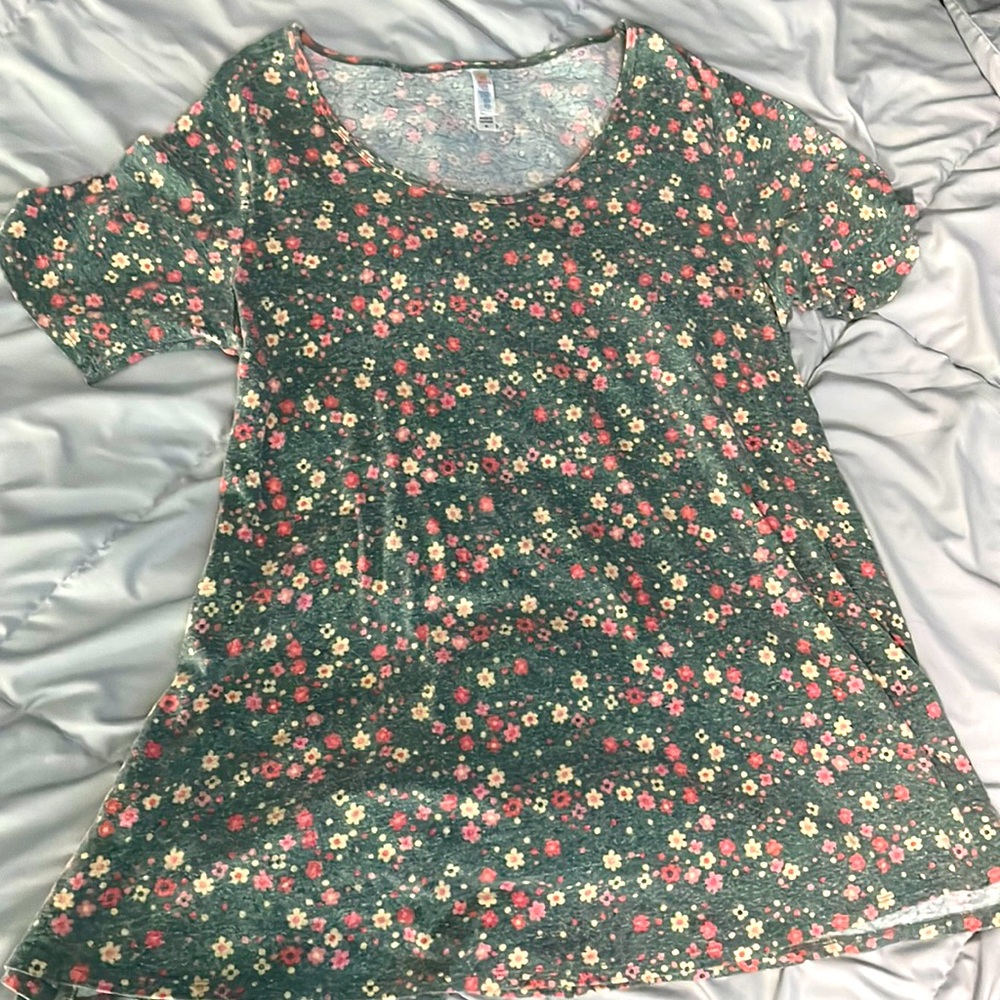 Women’s floral shirt